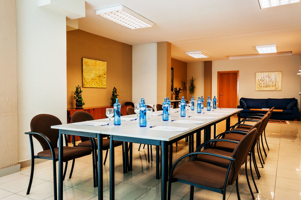 Park Sedo Aparthotel Rubí Dış mekan fotoğraf